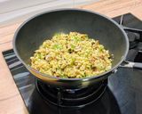 Foto del paso 4 de la receta: Wok de migas de coliflor con setas y picadillo de chorizo