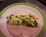 A picture of step 3 of Flour Tortillas Filled with Egg and Spinach.