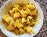 Foto del passaggio 3 della ricetta Patate alla curcuma