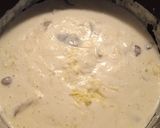 Foto del paso 7 de la receta: Dados de pollo con setas en salsa de nata y queso