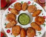 A picture of step 3 of Alu veg tikki & rolls & pudina chutney.