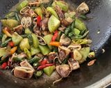 Foto langkah ke 3 dari resep Tumis Cumi Asin Cabe Ijo Plus Tomat.