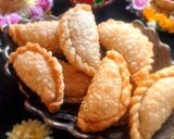 करंजी (karanji recipe in Hindi) रेसिपी चरण 8 फोटो