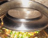 शेजवान फ्राईड राईस (schezwan Fried Rice recipe in marathi) रेसिपी स्टेप 5 फोटो 