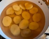 Foto del paso 2 de la receta: Pulpo Español con papas y dorado a la plancha