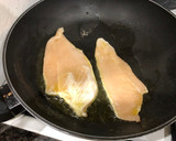 Foto del paso 2 de la receta: Tagliateles al pesto con pechuga de pollo y bolas de mozzarella