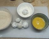 A picture of step 1 of Potatoes cheese balls.