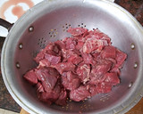 Foto del paso 1 de la receta: Arroz amarillo semicaldoso con carne y verdura