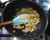 A picture of step 2 of Pastry Halwa (Bread Halwa).