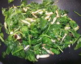 Foto del paso 2 de la receta: Wok de espinacas y shimeji con huevo poché