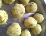 A picture of step 1 of Vada pav.