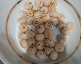 A picture of step 1 of Macroni Bhel.