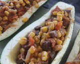 Foto del paso 2 de la receta: Zapallito Italiano Relleno con Tomaticán