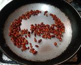 Foto del paso 2 de la receta: Chiltepín con ajonjolí 🌶️🧄