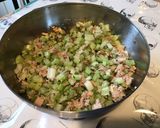 A picture of step 5 of Marinated Celery Salad with Tuna and Lemon.