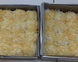 Foto langkah ke 4 dari resep Roti Kasur Topping Keju.