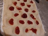 Édes, túróval es eperdzsemmel töltött ravioli durum lisztből