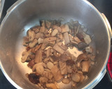 Foto del paso 4 de la receta: Pollo a la cerveza con setas
