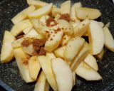 Une image de l'étape 2 de Pommes flambées au Calvados.
