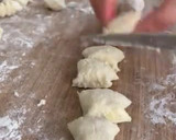 A picture of step 2 of Potato and parsnip gnocchi with green pesto and crispy sage 🌿.