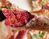 Pas rețetă Pizza cu smochine, brânză de capră, mozzarella și rucola!😋 2 fotografie