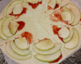 Foto del paso 3 de la receta: Hojaldre con manzana, mermelada y canela