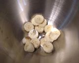 Une image de l'étape 1 de Pancake banane myrtille.