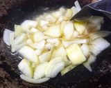 Foto langkah ke 2 dari resep Tortilla de Patatas (Telur Dadar Spanyol).