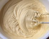 Foto langkah ke 5 dari resep Vanilla Almond Buttercake no BP (remake).