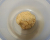 Foto langkah ke 4 dari resep Kue Kuping Gajah Eggless.
