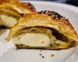 Foto del paso 4 de la receta: QUESO🧀BRIE Hojaldrado🥐, en Cama de Pesto🌿...!