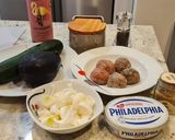 Foto del paso 4 de la receta: Albóndigas de carrillera ibérica en salsa de queso, berenjena y calabacín