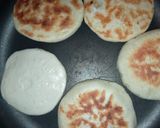 صورة لخطوة 4 من وصفة فطائر هشه من غير لبن أو زبده بدون فرن في الطاسه 🍳🥞