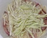 Cukkinis virslis lecsó tarhonyával recept fázis 3 fotója