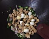 Foto langkah ke 2 dari resep Lodeh Tahu Telur Puyuh.