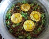 अंडा बिर्याणी (थोडी हटके)(aanda biryani recipe in marathi) रेसिपी स्टेप 8 फोटो