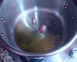 Foto del paso 4 de la receta: Cordero guisado en salsa reducida de dos cebollas con pasas