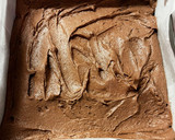 Foto del passaggio 8 della ricetta Torta quattro quarti con pere al vino rosso e cacao