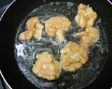 Foto langkah ke 3 dari resep Bunga kol goreng tepung.
