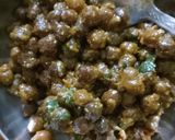 A picture of step 4 of Masala chana.