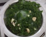 A picture of step 2 of Spinach and mushroom soup.