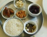 A picture of step 2 of Kashmiri pulao.