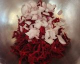A picture of step 3 of Beetroot tikki.