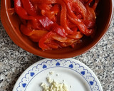 Foto del paso 4 de la receta: Ensalada de pimientos rojos asados