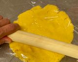 A picture of step 2 of Easy Cherry Cheese Tart.