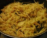 A picture of step 3 of Tuna & Cabbage Spaghetti Pasta.