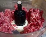 A picture of step 1 of Mutton Nargasi koftay.