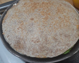 Foto del paso 6 de la receta: Quesadilla integral de chili con carne, aguacate y mozzarella 🥑