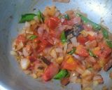 A picture of step 2 of Vengaya Kosamalli (Onion Sambar).
