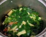 Foto langkah ke 4 dari resep Sayur Bening Duo Superfood.